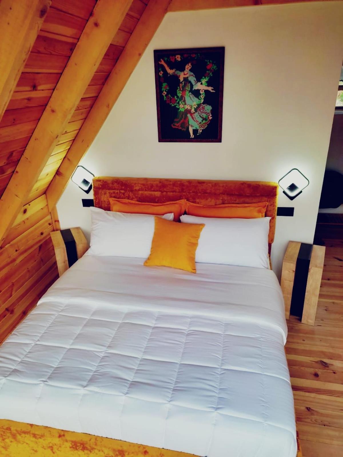 Guest House Astrit Villi テス エクステリア 写真